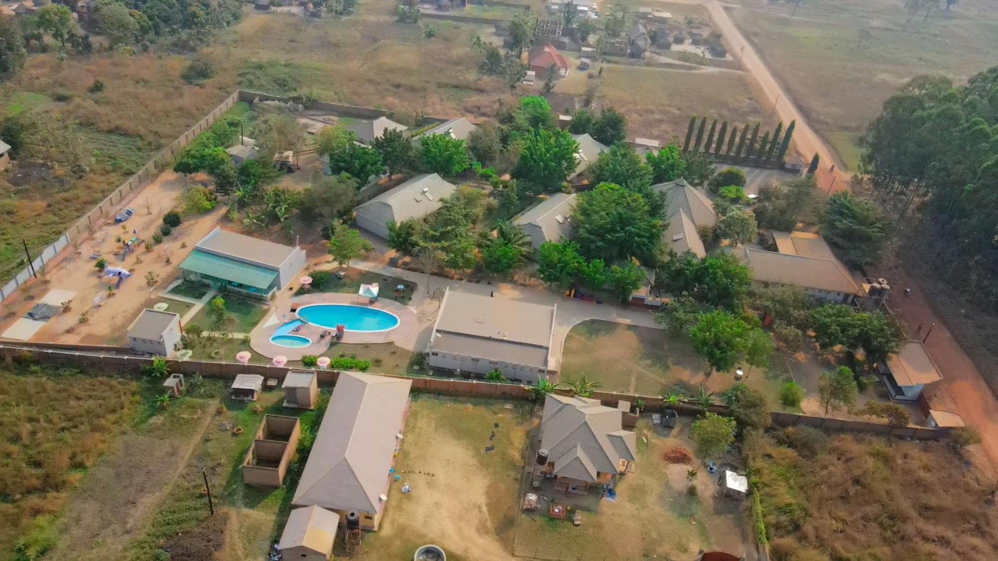 Lavic Country Resort Adjumani Extérieur photo